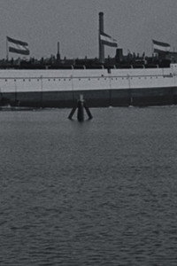 Te water laten van de 'Koningin Regentes' aan de marinewerf, 1900
