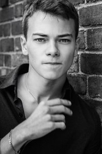 Конрад Кхан