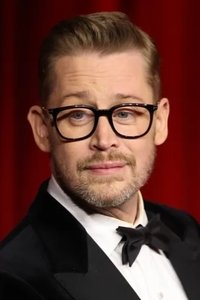 Маколей Калкин