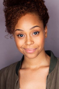 Аманда Дебро