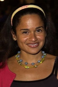 Трейси Вилар