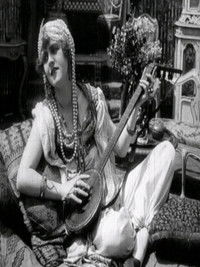 Enis Aldjelis, die Blume des Ostens