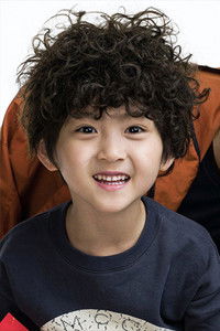 Чжан Цзин И