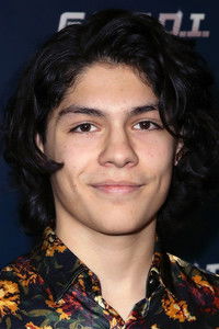 Люсиус Хойос