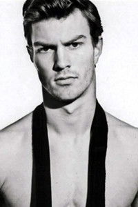 Дэниел Джеймс