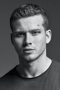 Оливер Старк