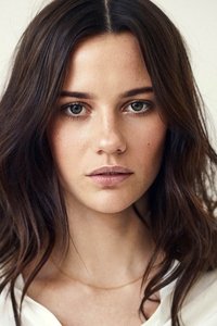 Лили Салливан