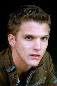 Аарон Перило