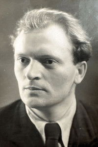 Юрий Аверин