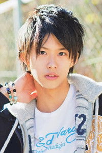 Судзуки Кацухиро